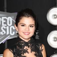 Selena Gomes at 2011 MTV Video Music Awards | Picture 67479